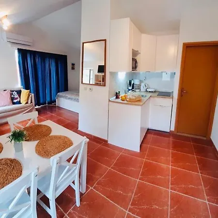 Apartment Barbaresko Lumbarda