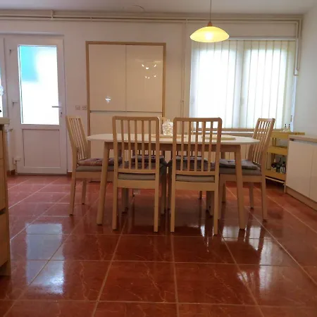 Apartment Barbaresko Lumbarda