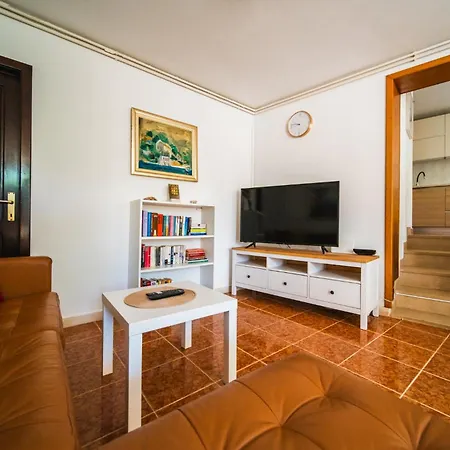 Apartment Barbaresko Lumbarda